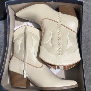 Universal Thread Shana Cowboy Boot